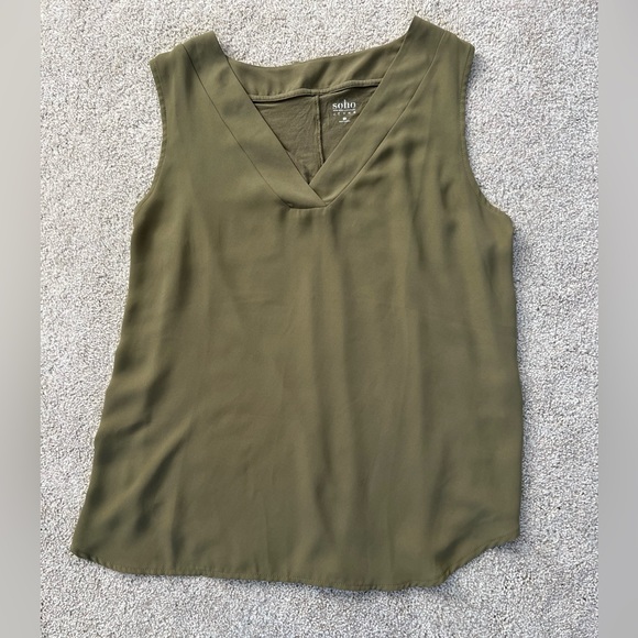 NY & Co. SoHo Collection Extra Large Olive Green Deep V-Neck Top - Picture 1 of 5